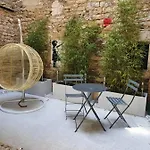 Bed and breakfast 6