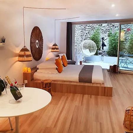 Alojamento de Acomodação e Pequeno-almoço 6 Nîmes