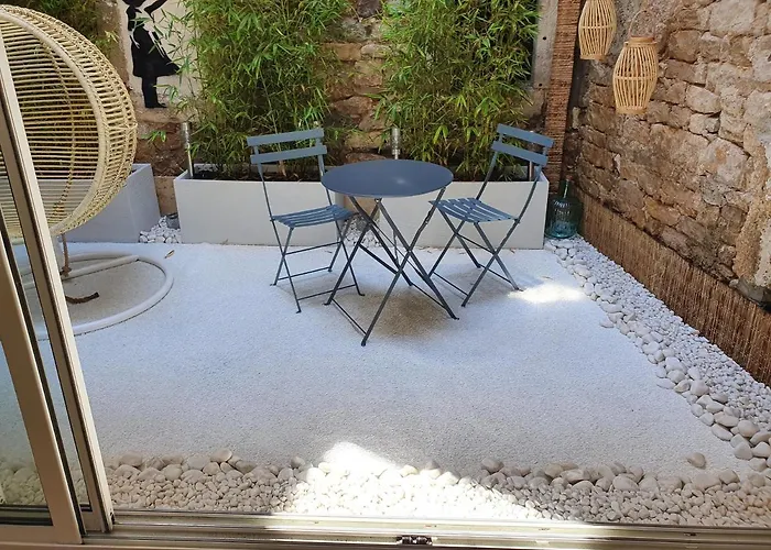 Bed & Breakfast 6 Nîmes